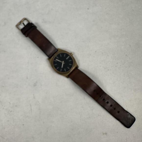 Nixon Time Teller Minimal Watch 37mm 100M Japan Movement Leather New Battery - Picture 5 of 12